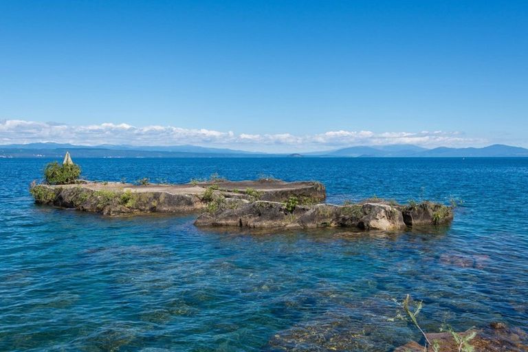 Photo of property in 44 Whakamoenga Point, Acacia Bay, Taupo, 3385