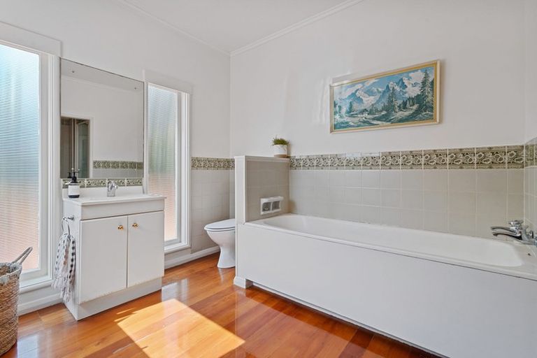 Photo of property in 131 Lake Crescent, Hamilton Lake, Hamilton, 3204