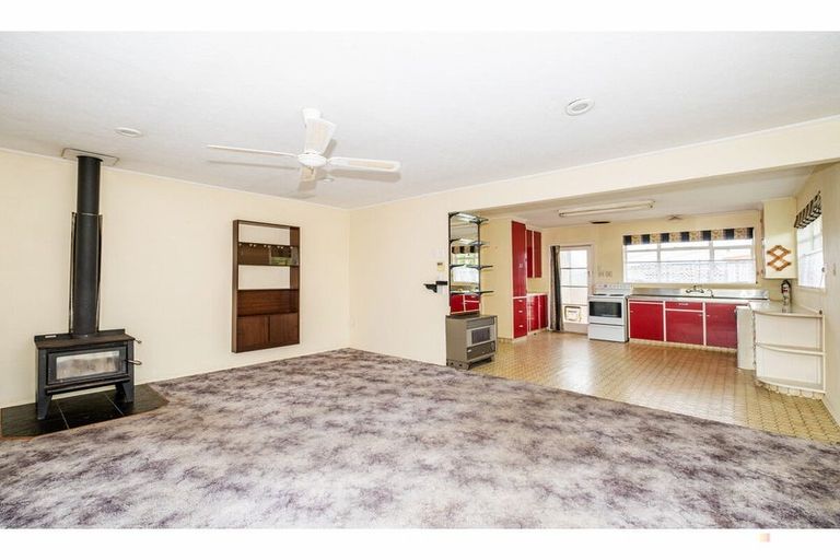 Photo of property in 1 Regent Street, Waimate, 7924