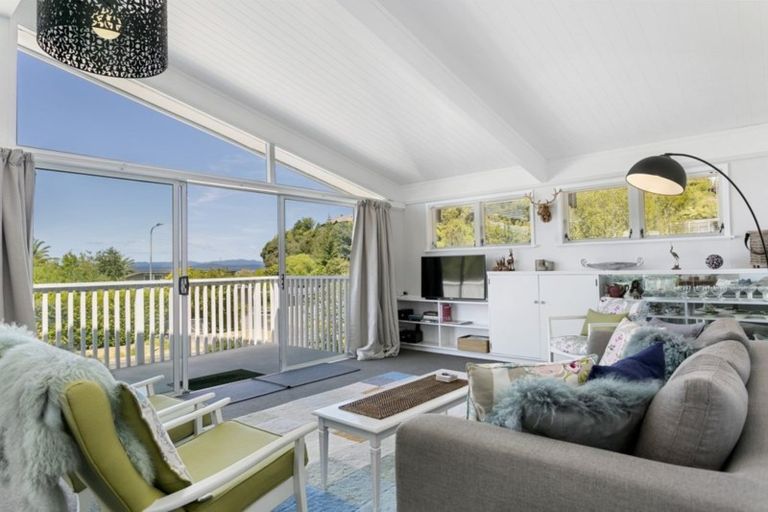 Photo of property in 5 Winston Street, Acacia Bay, Taupo, 3330