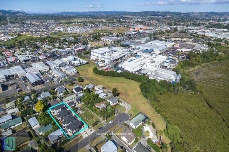 Photo of property in 7b Waiari Road, Conifer Grove, Takanini, 2112
