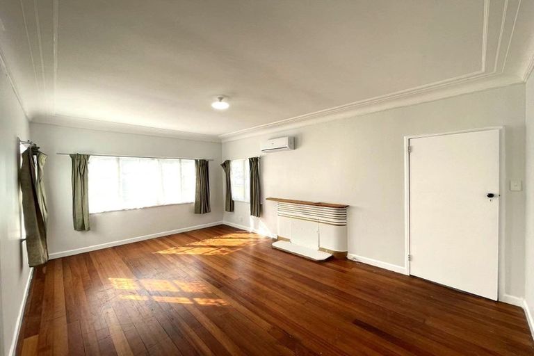 Photo of property in 3 Hayr Road, Three Kings, Auckland, 1042