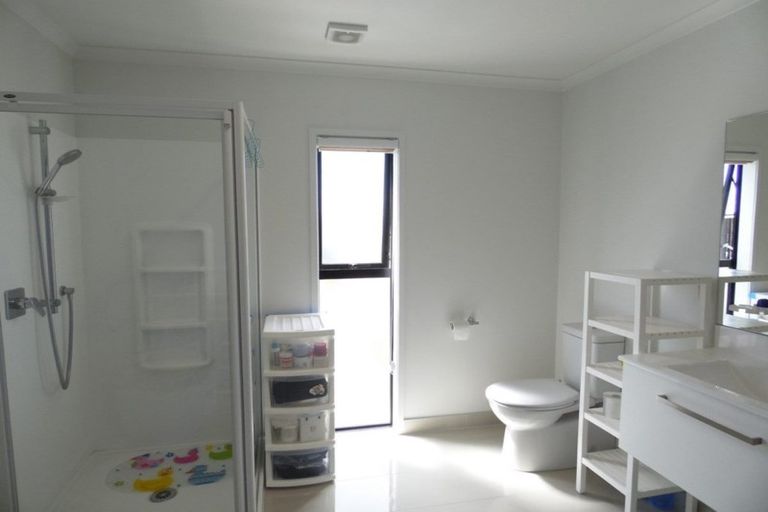 Photo of property in 16 Pheasant Lane, Hobsonville, Auckland, 0616