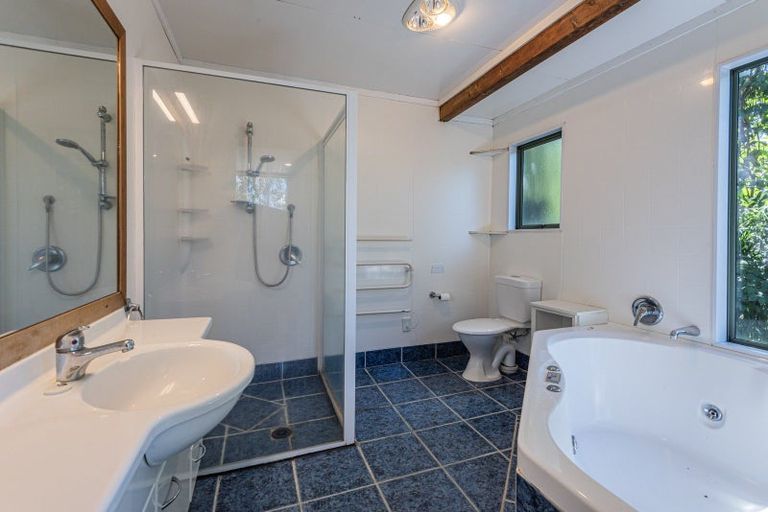 Photo of property in 329 Beach Road, Onerahi, Whangarei, 0110