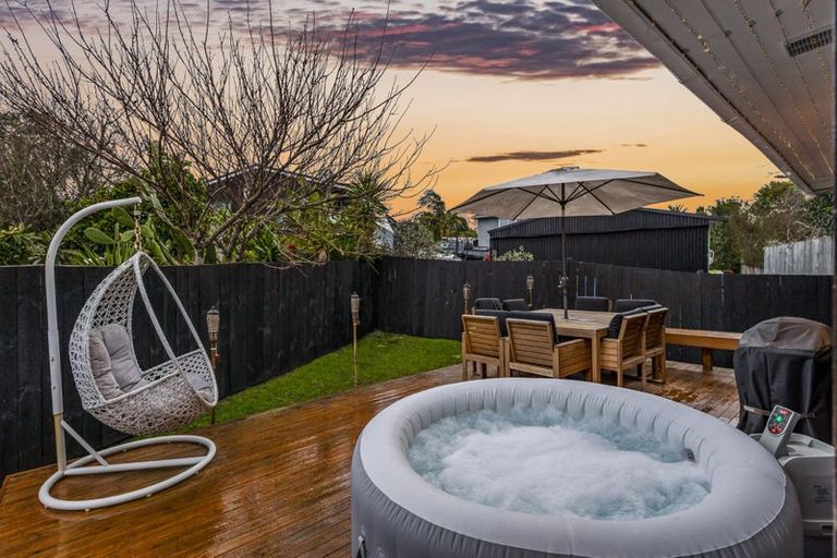 Photo of property in 1/6 Daytona Road, Henderson, Auckland, 0610