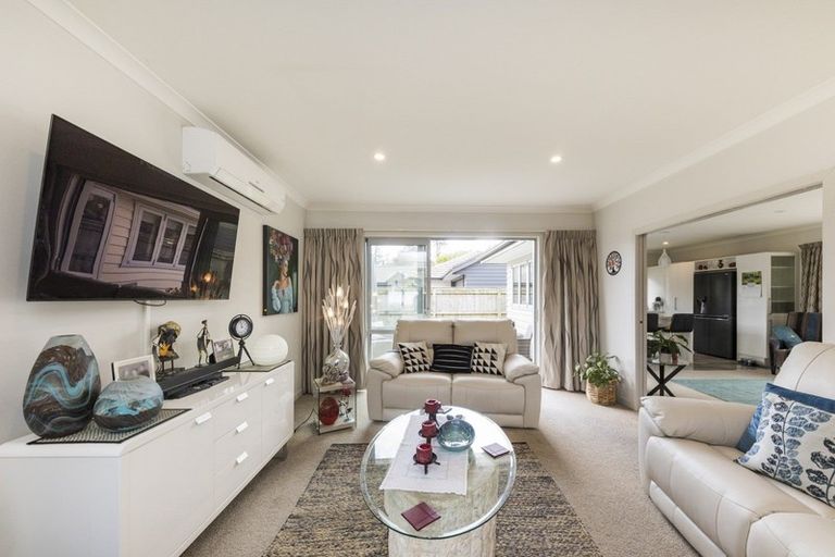 Photo of property in 4 Montgomery Terrace, Hokowhitu, Palmerston North, 4410