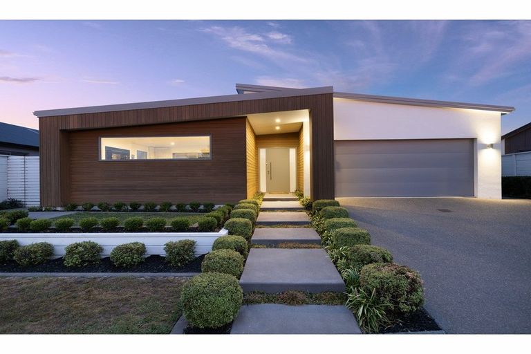 Photo of property in 19 Awatira Drive, Papamoa Beach, Papamoa, 3118