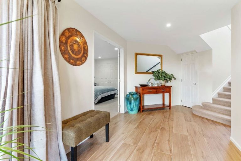 Photo of property in 20a Evelyn Road, Cockle Bay, Auckland, 2014