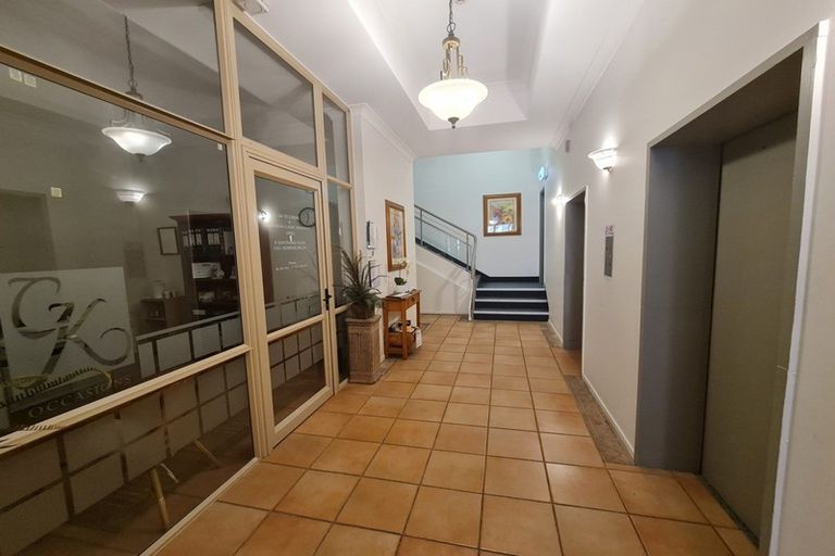 Photo of property in Maddison Apartments, 2/6e Queen Street, Palmerston North, 4410