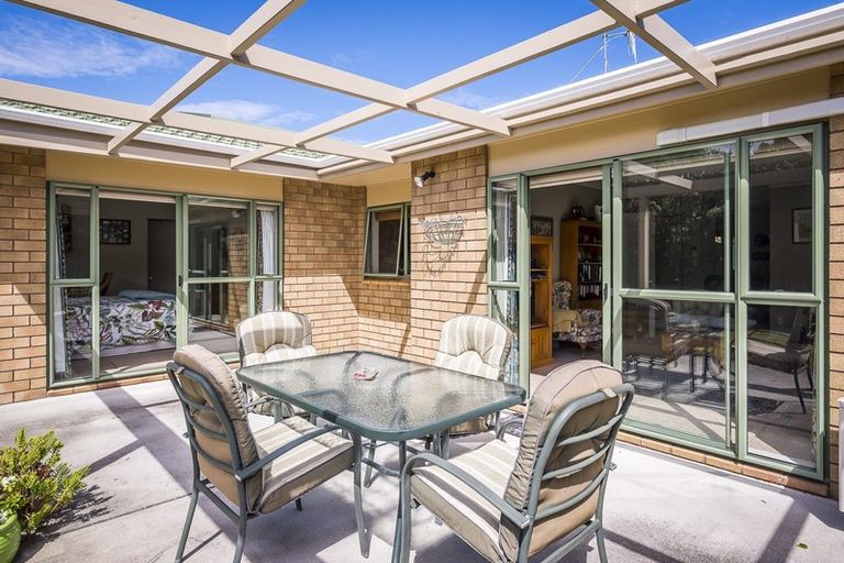 Photo of property in 15 Beachwater Grove, Paraparaumu Beach, Paraparaumu, 5032