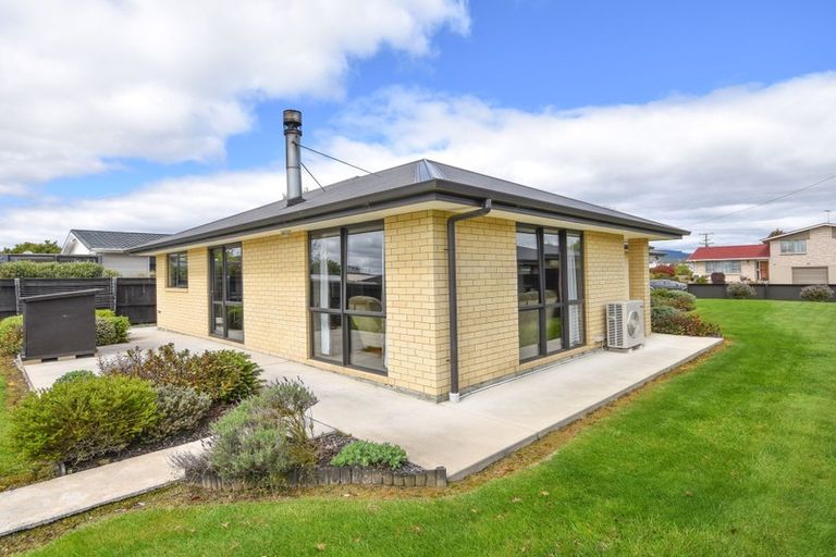 Photo of property in 16 Cross Street, Milton, 9220