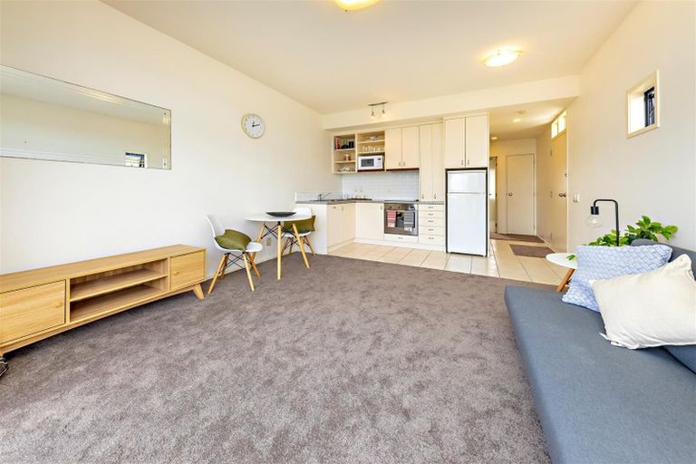 Photo of property in 125/2 Armoy Drive, East Tamaki, Auckland, 2016