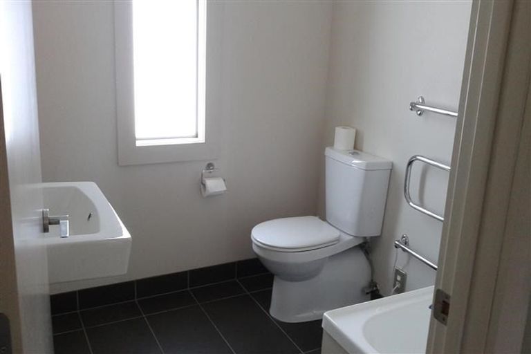 Photo of property in The Terraces, 29/9 Humber Street, Pandora, Napier, 4110