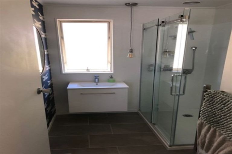 Photo of property in 12a Maywood Crescent, Glen Eden, Auckland, 0602