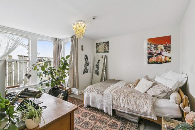 Photo of property in 49 Devon Street, Aro Valley, Wellington, 6021