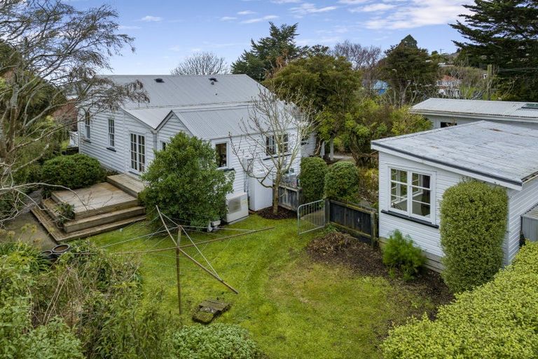 Photo of property in 2 Downes Road, Roseneath, Port Chalmers, 9023
