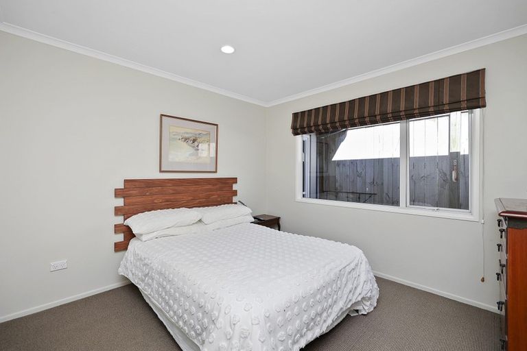 Photo of property in 71 Karamea Street, Whalers Gate, New Plymouth, 4310