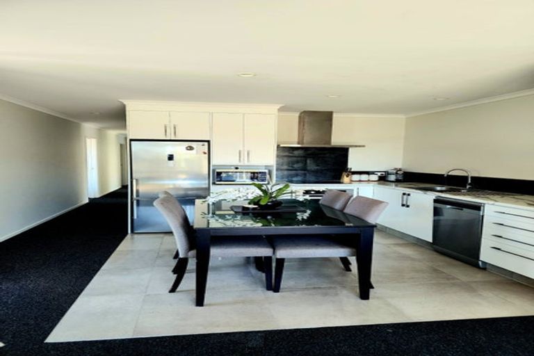 Photo of property in 61 Crown Street, Papamoa, 3118