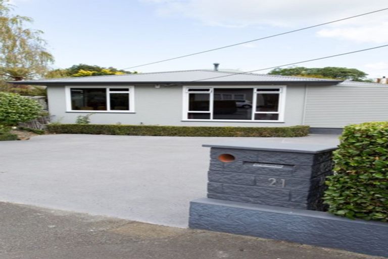 Photo of property in 21 Great North Road, Saint Johns Hill, Whanganui, 4501