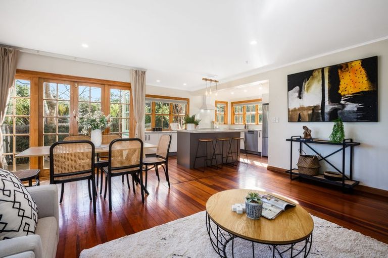 Photo of property in 28 Kiriwai Road, Paremata, Porirua, 5024