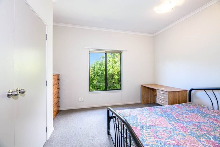 Photo of property in 12 Barnea Circle, Glen Eden, Auckland, 0602