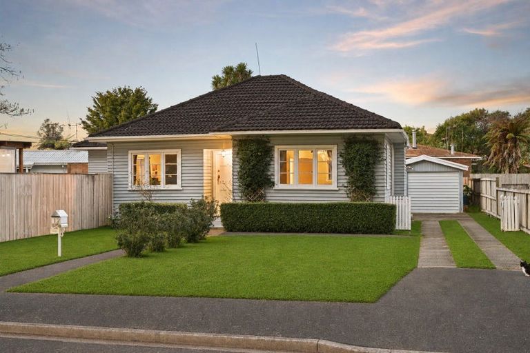 Photo of property in 12 Tui Avenue, Forest Lake, Hamilton, 3200
