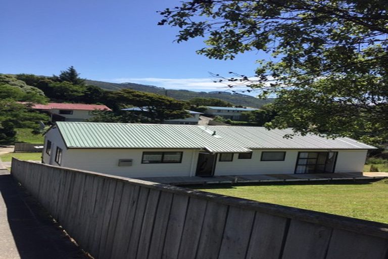 Photo of property in 36 Jackson Terrace, Ranui, Porirua, 5024