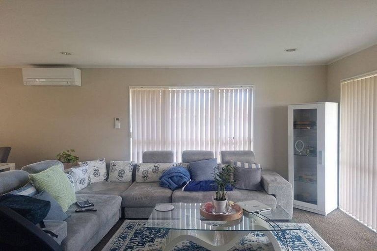 Photo of property in 1 Mika Court, Flat Bush, Auckland, 2019