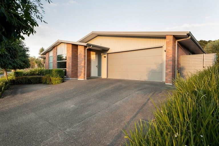 Photo of property in 187 Lakes Boulevard, Pyes Pa, Tauranga, 3112