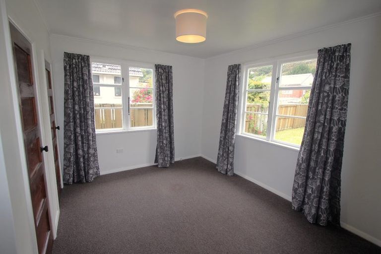 Photo of property in 90 Wilkie Crescent, Naenae, Lower Hutt, 5011
