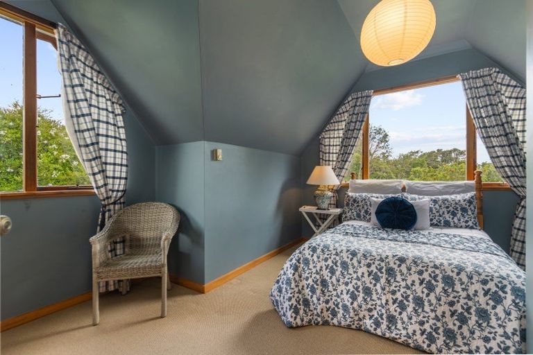 Photo of property in 60 Summerhill Drive, Fitzherbert, Palmerston North, 4410