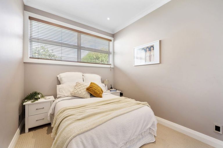 Photo of property in 5 Streatlam Crescent, Strathmore Park, Wellington, 6022