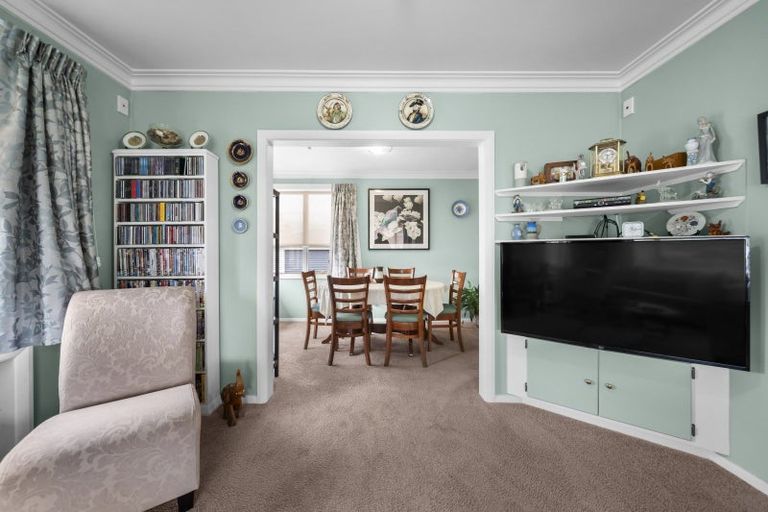 Photo of property in 240 High Street North, Carterton, 5713