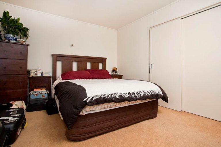 Photo of property in 31 Nutsey Avenue, Northcote, Auckland, 0627