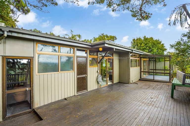 Photo of property in 1094 Scenic Drive North, Swanson, Auckland, 0816