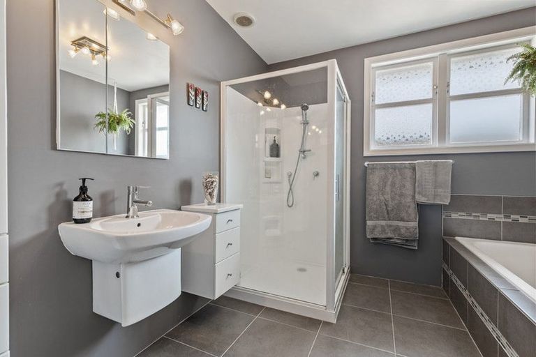 Photo of property in 253 Don Buck Road, Massey, Auckland, 0614