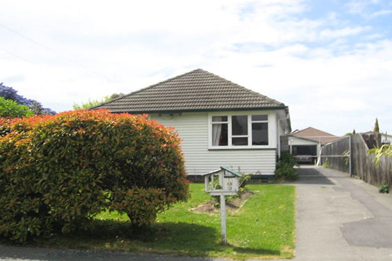 Photo of property in 48 Lambeth Crescent, Redwood, Christchurch, 8051