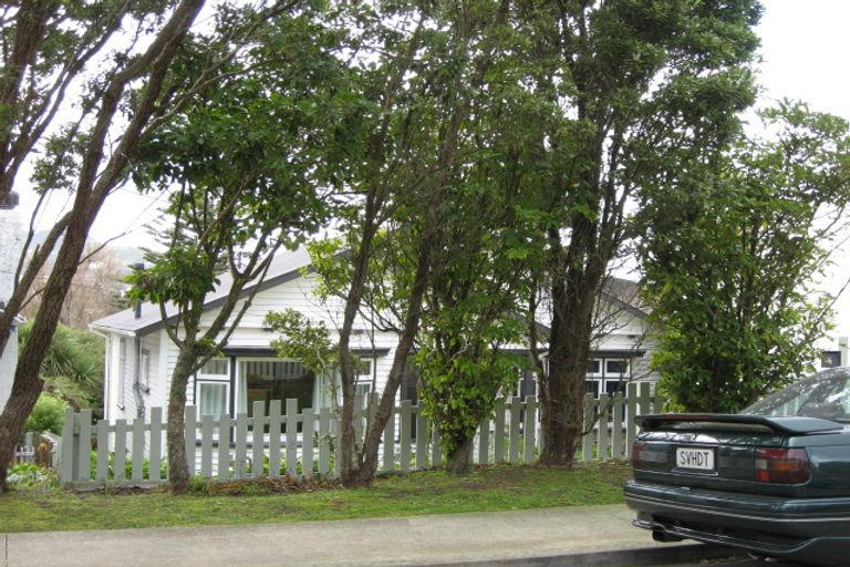 Photo of property in 16 Standen Street, Karori, Wellington, 6012