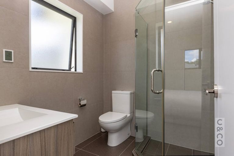 Photo of property in 1 Duchess Way, Riverhead, 0820