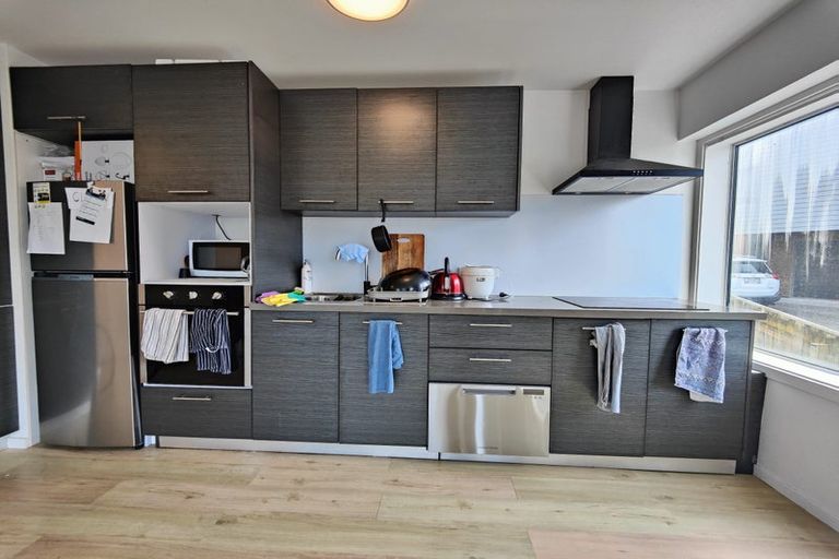 Photo of property in 2/32 Akaroa Drive, Maupuia, Wellington, 6022