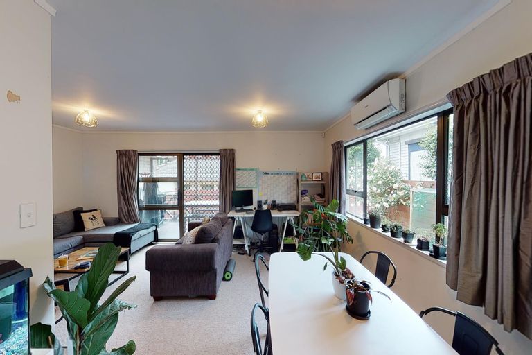Photo of property in 1/16a Trentham Road, Papakura, 2110