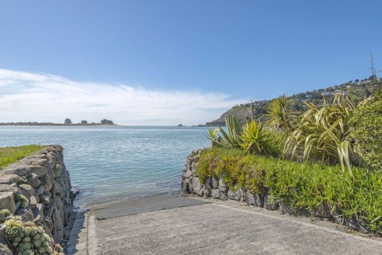 Photo of property in 135 Main Road, Redcliffs, Christchurch, 8081