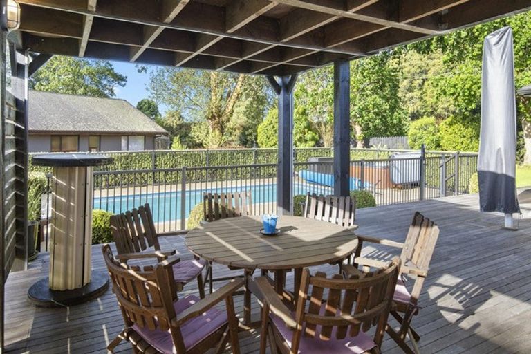 Photo of property in 24 Glencairn Place, Buckland, Pukekohe, 2677