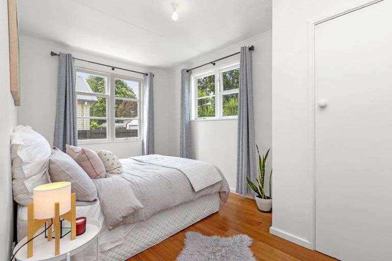 Photo of property in 82 Alfred Street, Fairfield, Hamilton, 3214