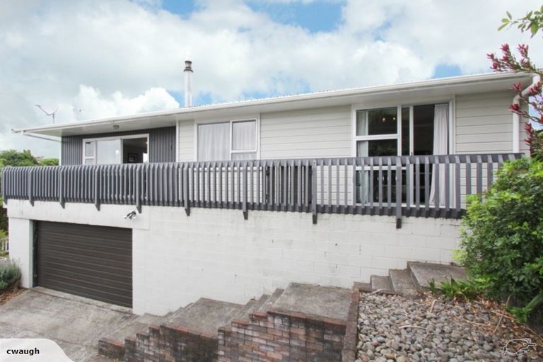 Photo of property in 86 Awanui Street, Merrilands, New Plymouth, 4312
