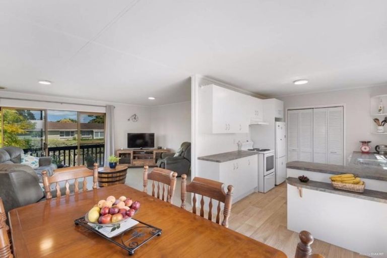 Photo of property in 338 Royal Road, Massey, Auckland, 0614