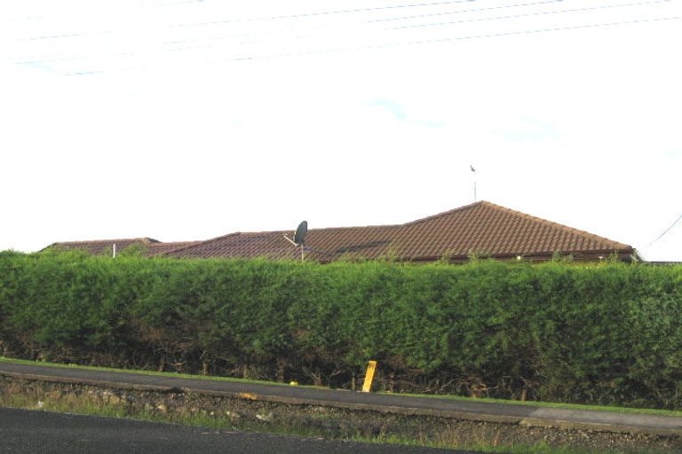 Photo of property in 46 Parrs Cross Road, Henderson, Auckland, 0612