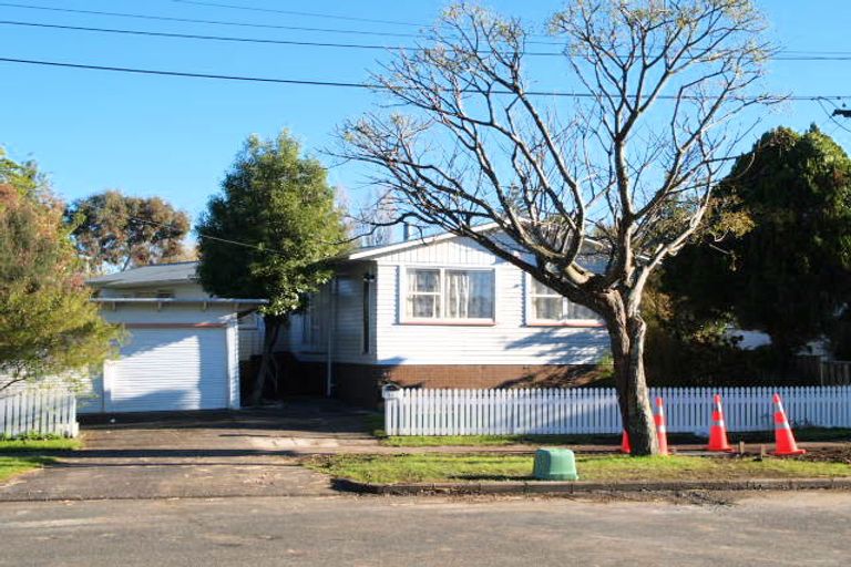 Photo of property in 11 Calvert Avenue, Mangere East, Auckland, 2024