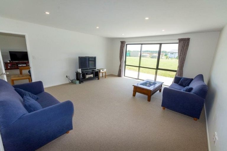 Photo of property in 8 Northside Drive, Waikuku, Rangiora, 7473