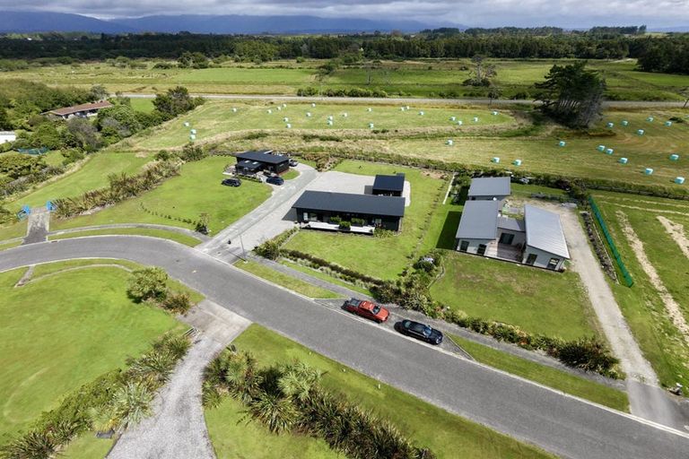 Photo of property in 5 Elley Drive, Carters Beach, Westport, 7825